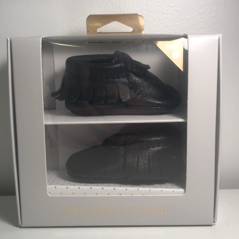 NIB Freshly Picked Moccasins, newborn 0, black